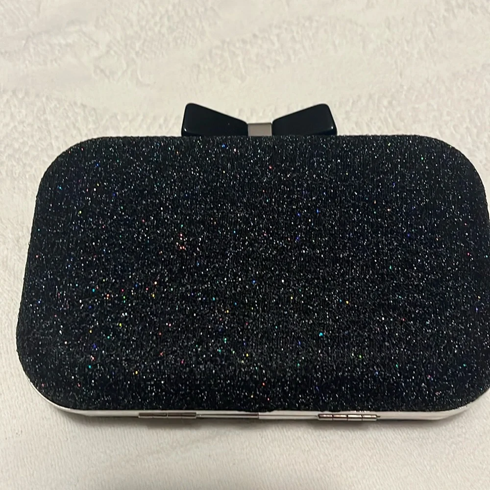 Super cute black clutch with black bow clasp with chain for shoulder wear - Picture 1 of 6